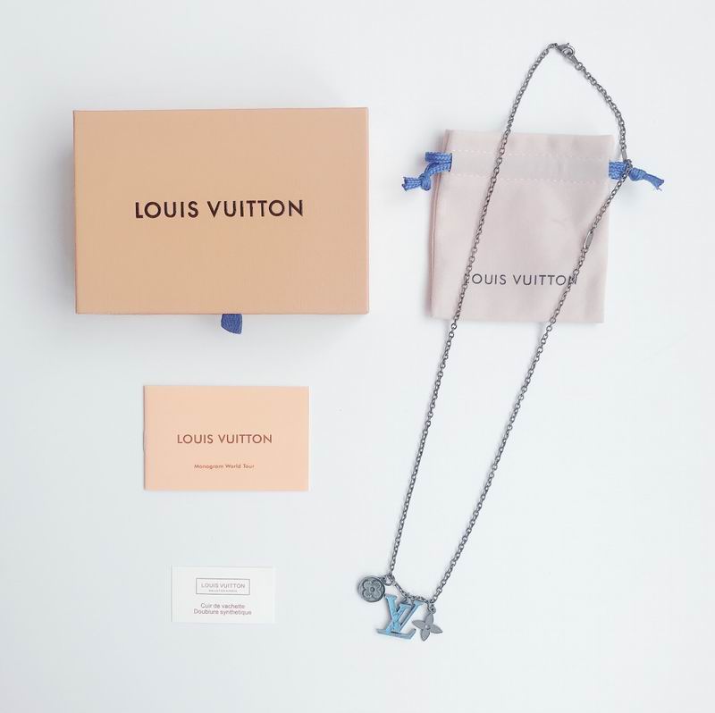 LV Necklace 03lyr675